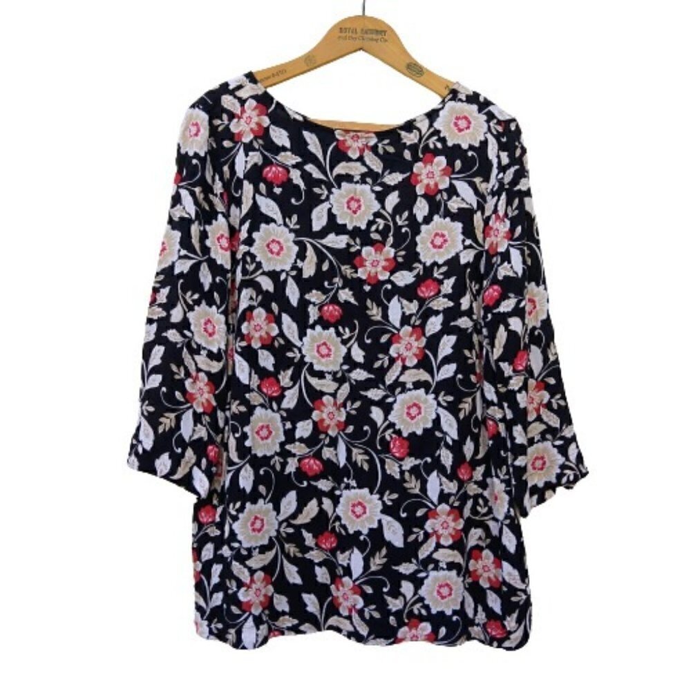 J Jill Floral Print Blouse Size S Black Crepe 3/4 Sleeve 100% Rayon Round Neck